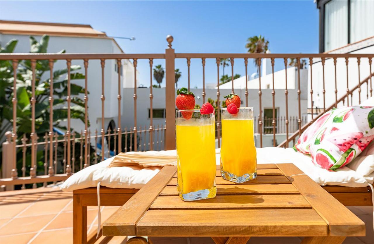 Villa Corralejo Bay Beachfront Corralejo By Holidays Home Eksteriør billede