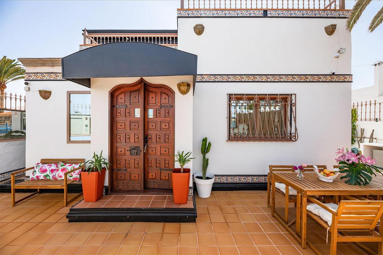 Villa Corralejo Bay Beachfront Corralejo By Holidays Home Eksteriør billede
